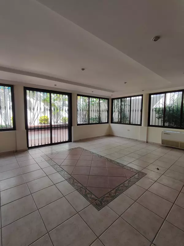 casas - Alquilo casacón línea blanca en Las Praderas  4