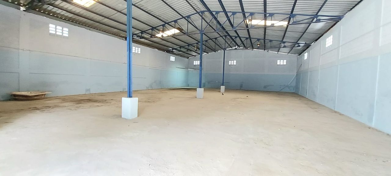 oficinas y locales comerciales - 🔵Alquilo Nave  600 mts prox al km 16 Aut. Duarte  6