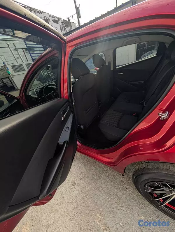 carros - MAZDA DEMIO 2020 11