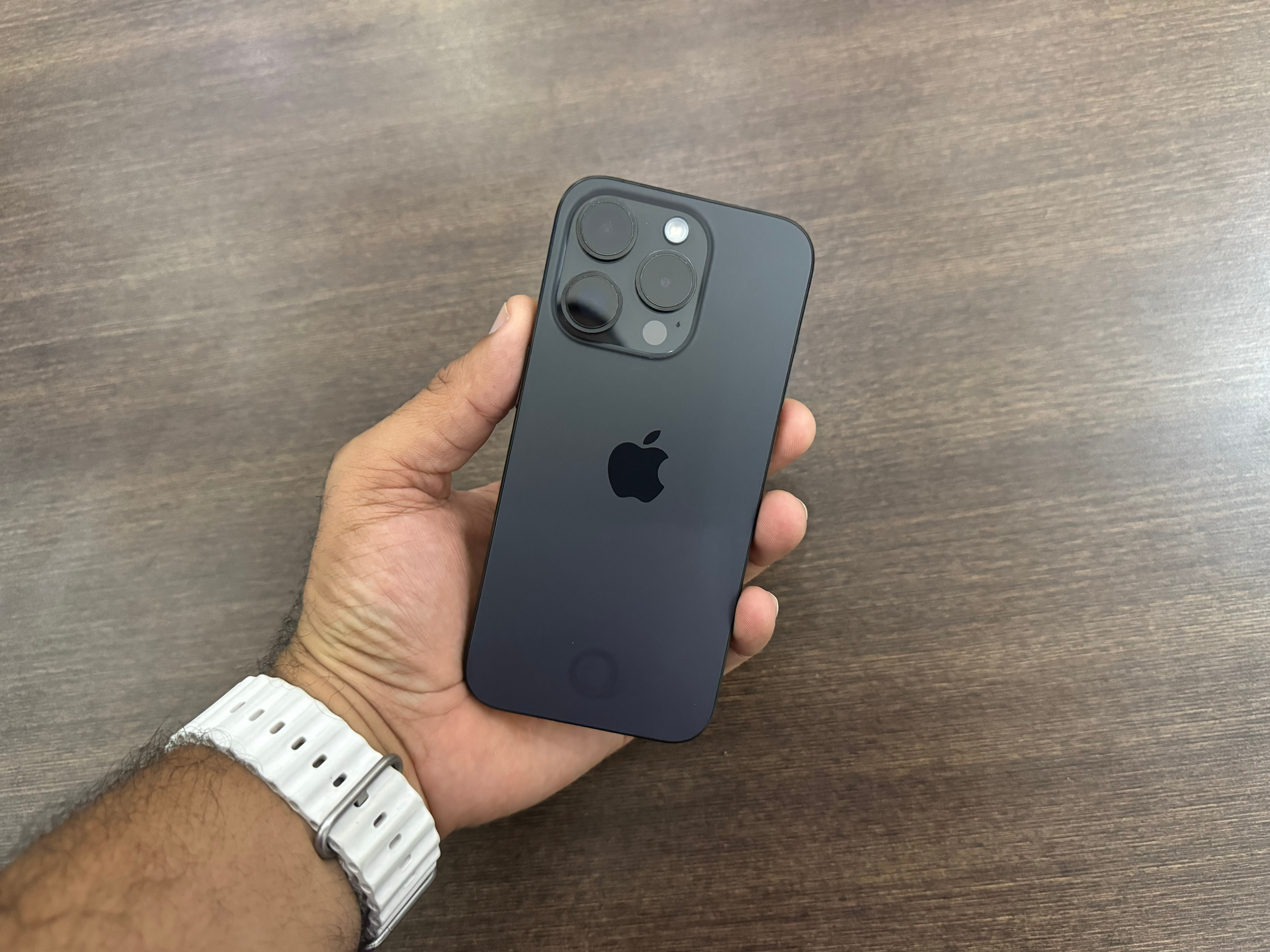 celulares y tabletas - iPhone 15 Pro 128GB E-SIM Como Nuevo, RD$ 55,300 N