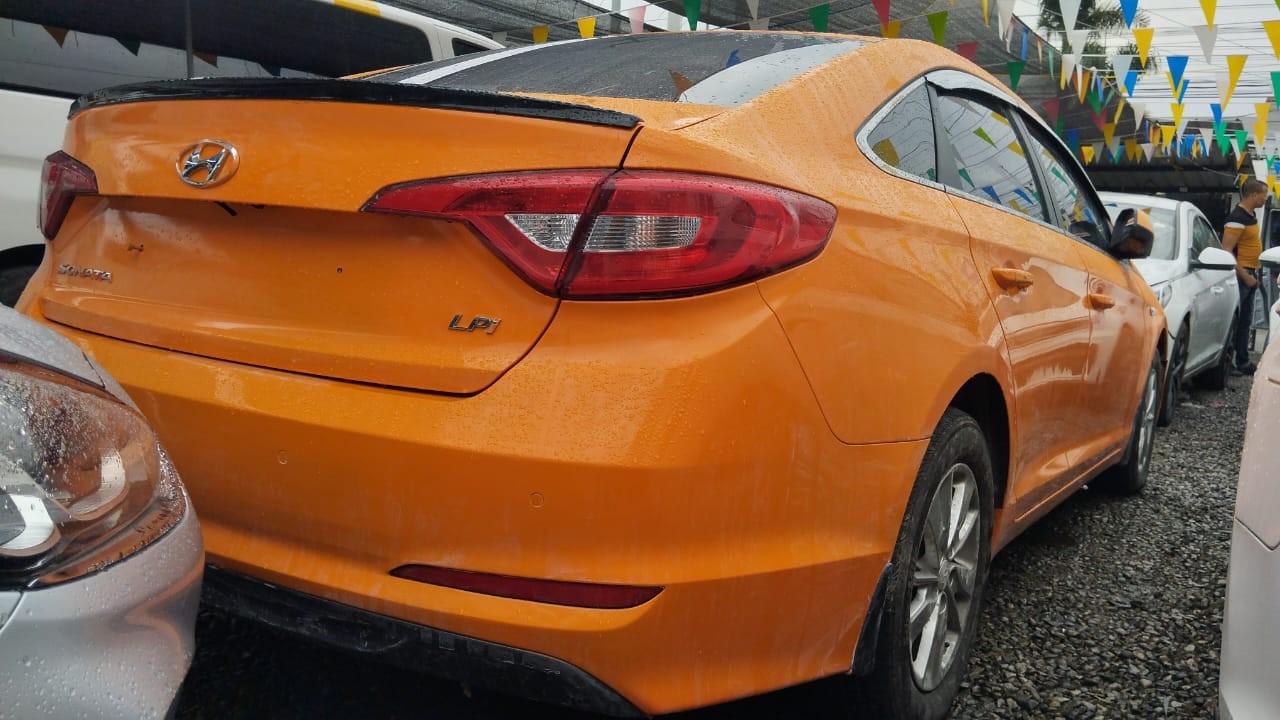 carros - HYUNDAI SONATA LF 2017 NARANJA 4