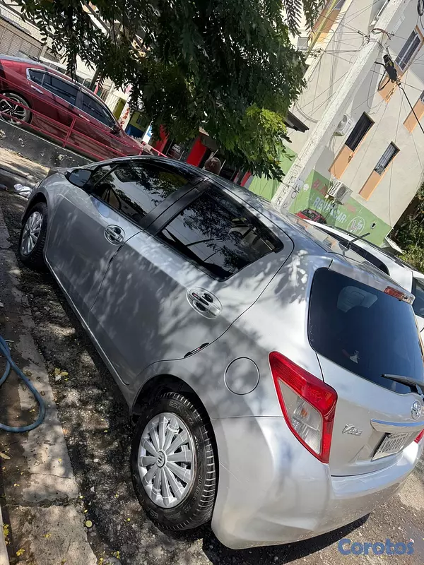 carros - Toyota vitz  2