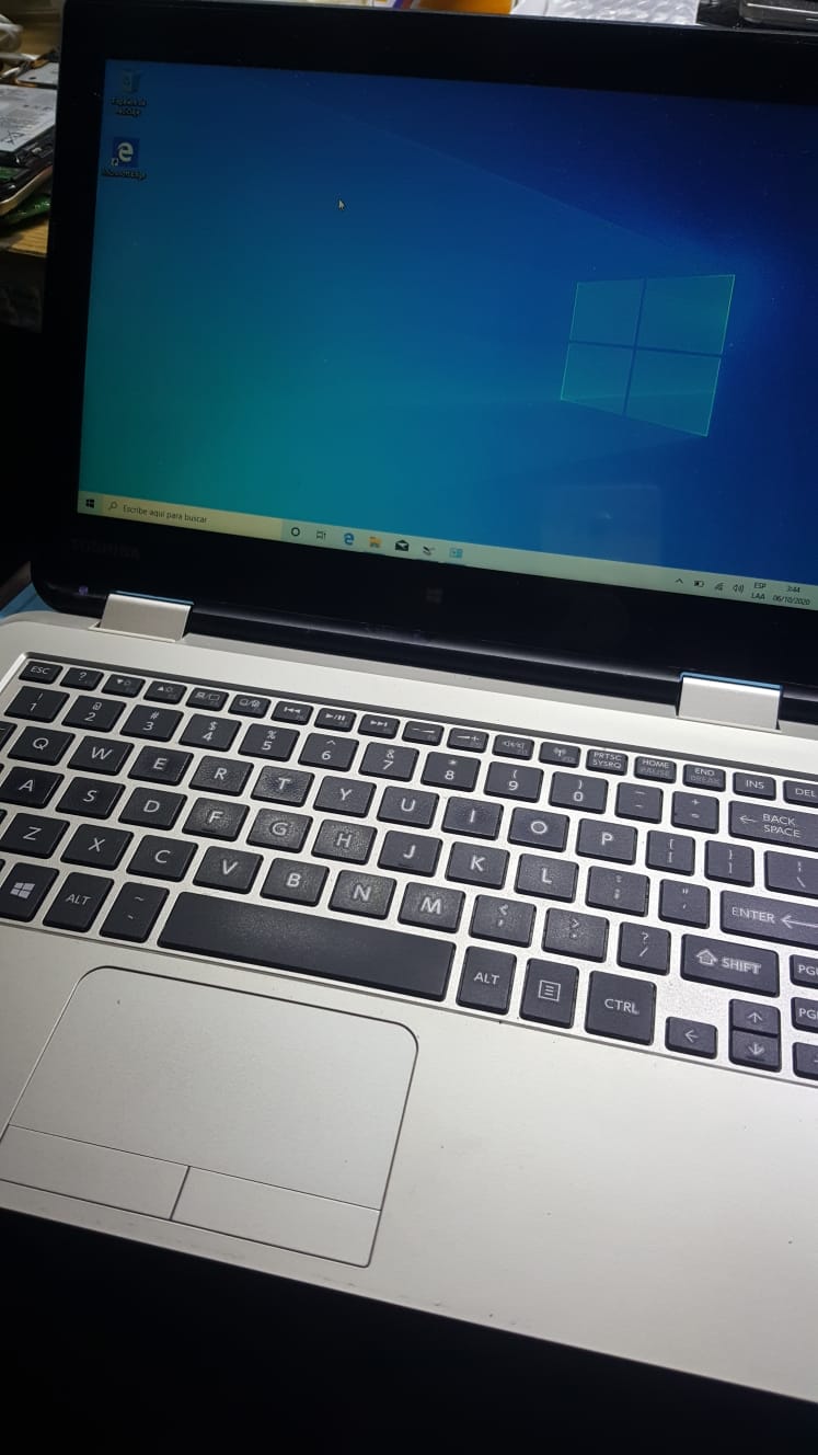 computadoras y laptops - Toshiba Satellite L15W de 11.6 pulgadas tactil
