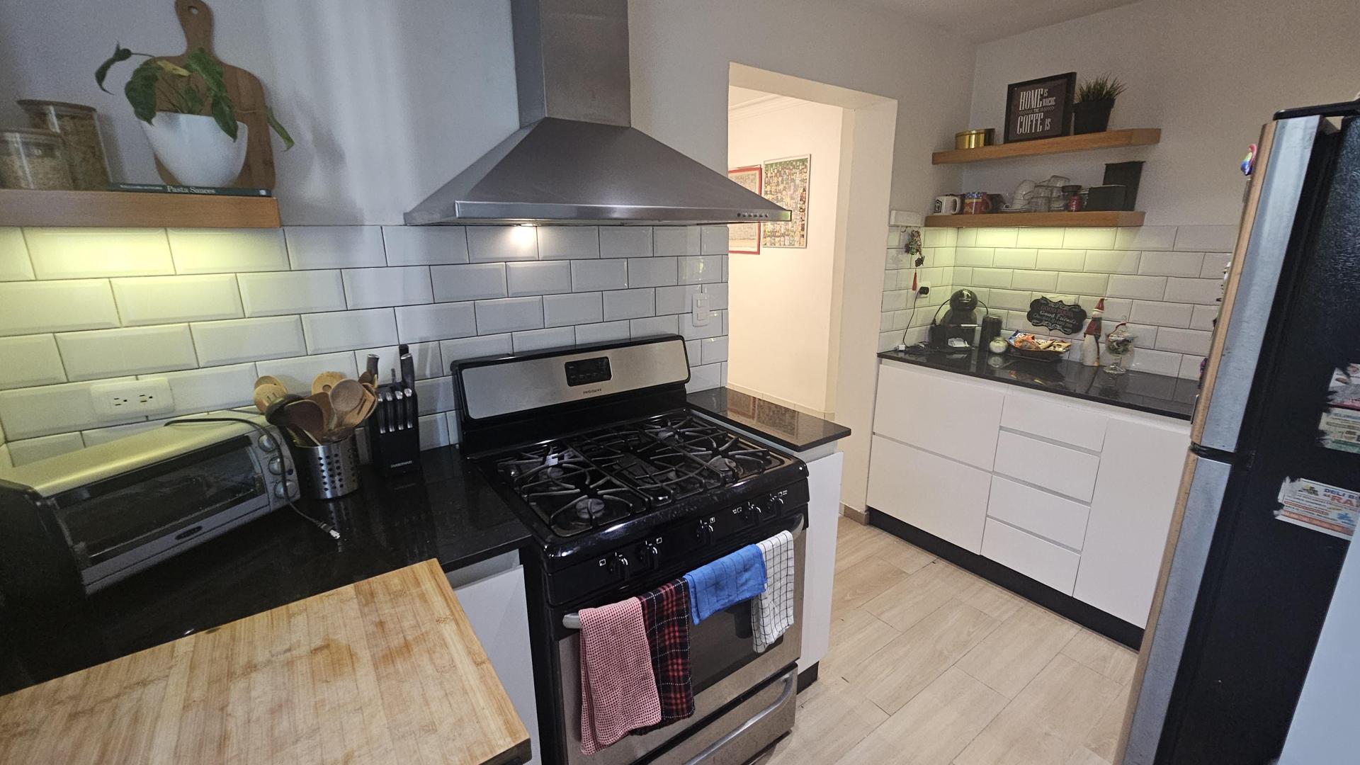 apartamentos - Apartamento en venta en Arroyo Hondo, a pocos metros de la rotonda del Nacional 6