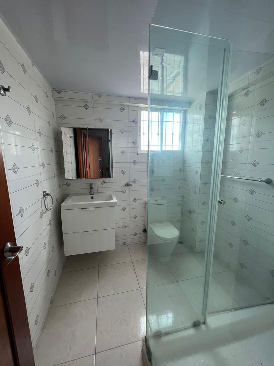apartamentos - Apartamento en vista hermosa de 163mts piso 4 Santo Domingo este 2