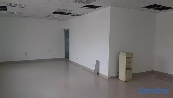 oficinas y locales comerciales - En Venta y Alquiler Local en Gazcue con 25 parqueos 5