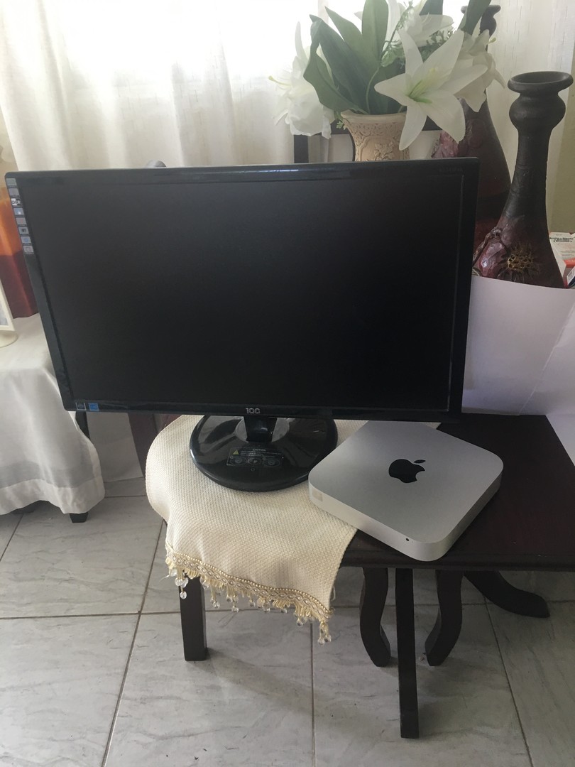 Mac Mini 2014 i5, y Monitor AOC