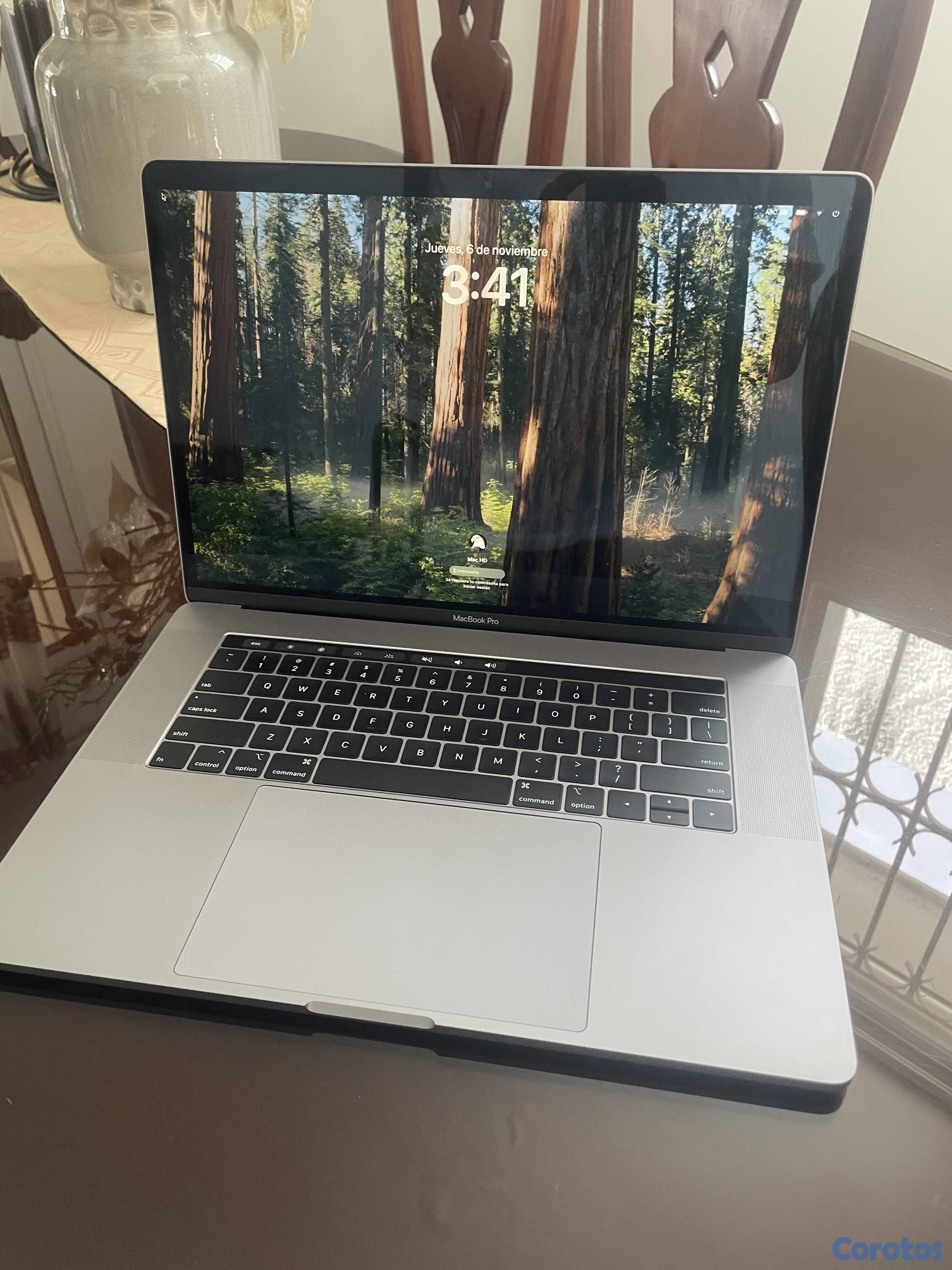 computadoras y laptops - Macbook Pro 15.4 2019 i9 2.3ghz, 16gb ram, 512 ssd 1