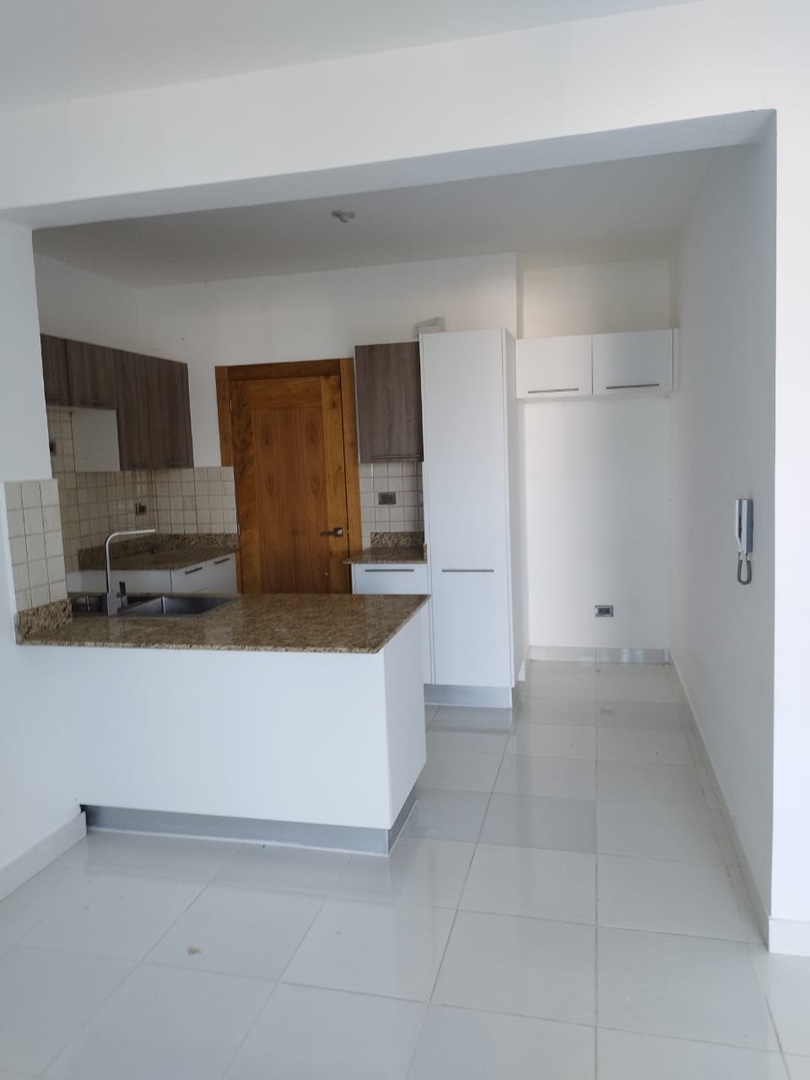 apartamentos - Apartamento en alquiler de primer piso en RD$28,000 incluye el mantenimiento  2