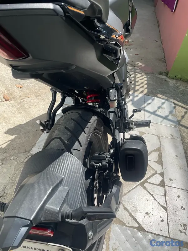 motores y pasolas - Loncin CR250 4V 2024 / Como Nuevo  5