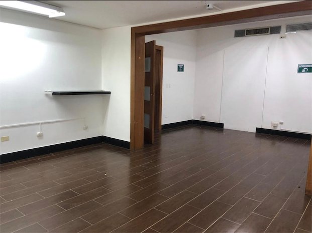 oficinas y locales comerciales - Local zona altamente comercial 1500 m 5