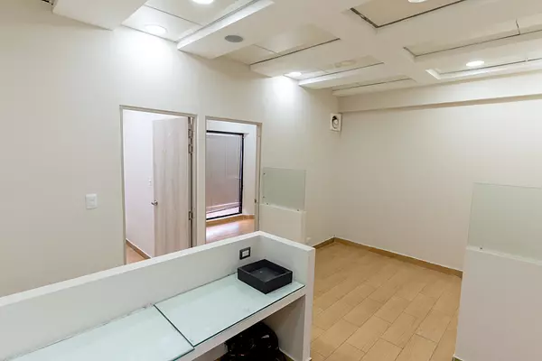 oficinas y locales comerciales - Local en Bella vista primer nivel  6