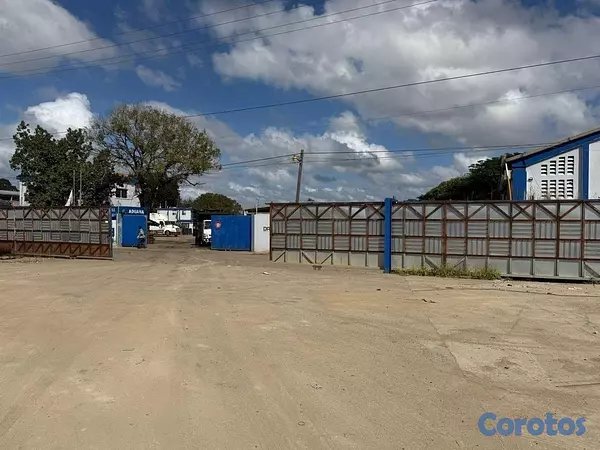 oficinas y locales comerciales - Nave en Alquiler, ubicada en San Isidro, Santo Domingo Este, ideal para almacén. 4