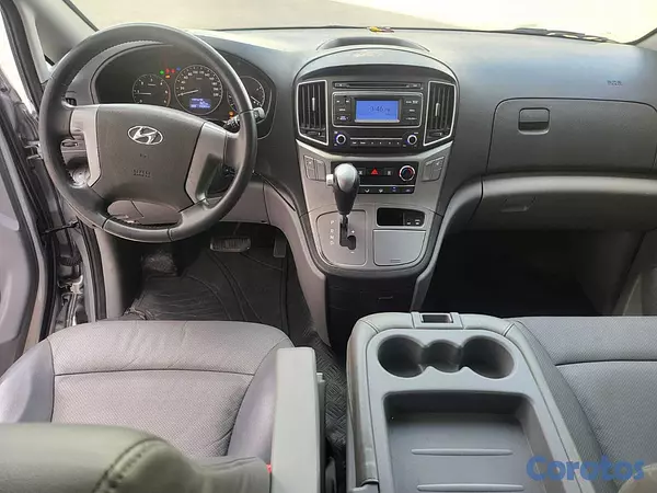 jeepetas y camionetas - HYUNDAI GRAND STAREX 2020 GRIS 10