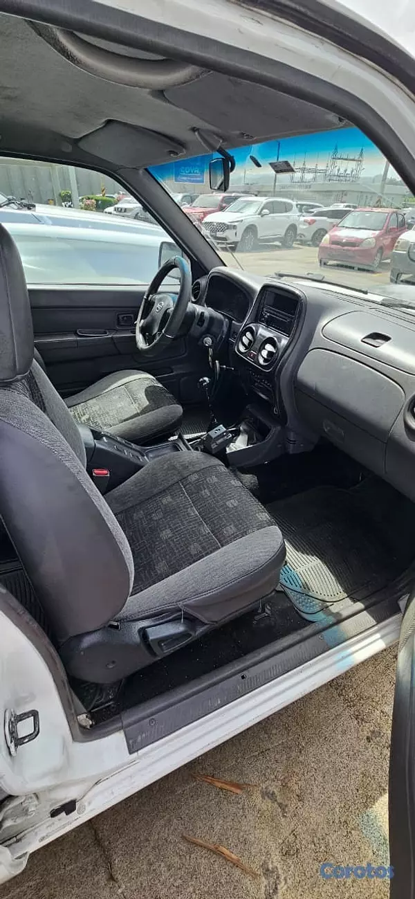 jeepetas y camionetas - Nissan Frontier 2011 3