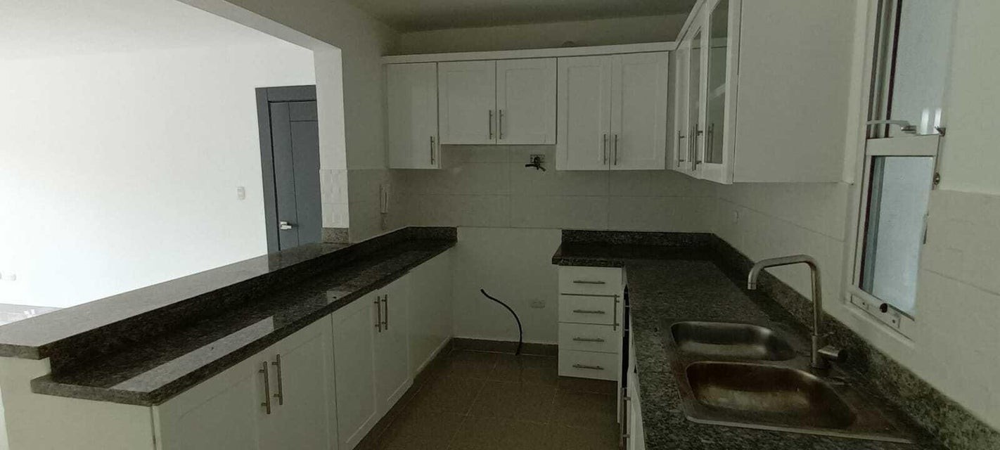 apartamentos - Apartamento en alquiler #24-194 ascensor, 3 dormitorios, seguridad, planta elect