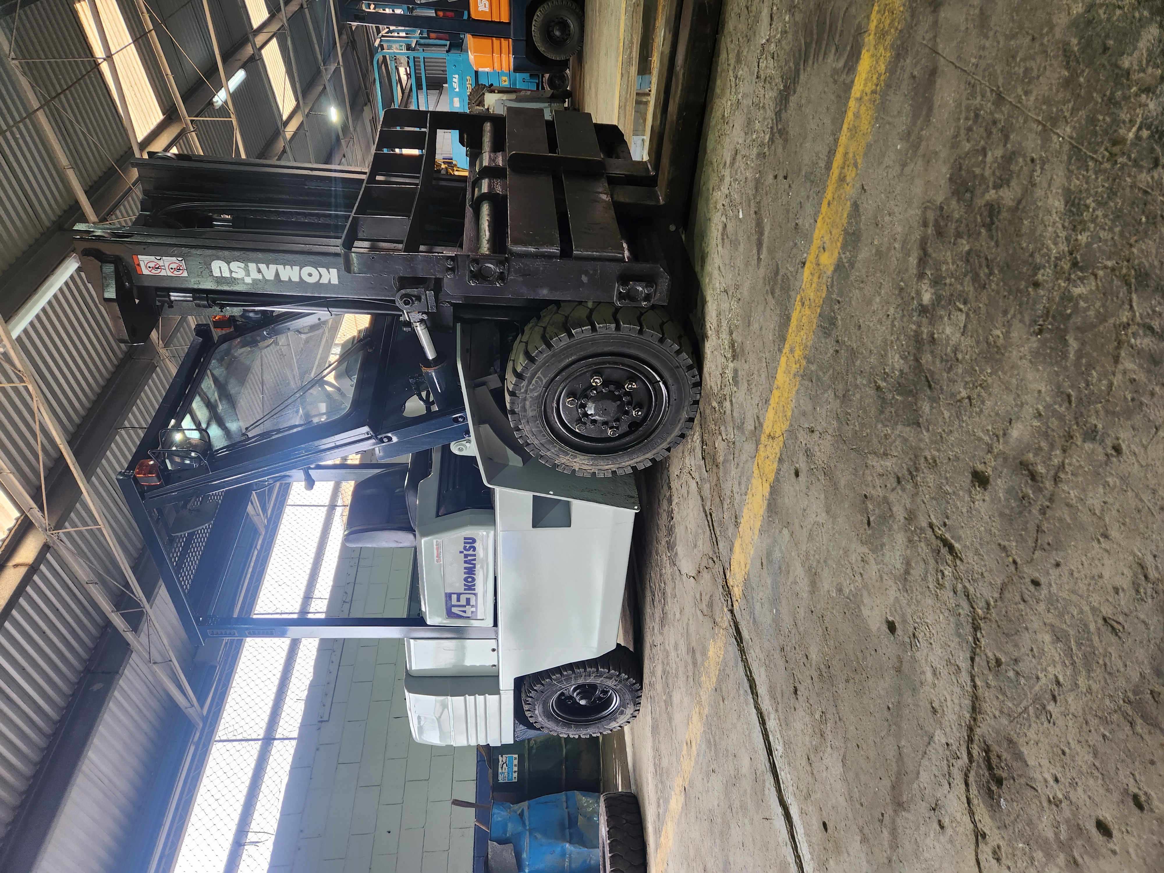 otros vehiculos - montacarga komatsu 4.5 tonelada, diésel, automático, recién importado de Japón 