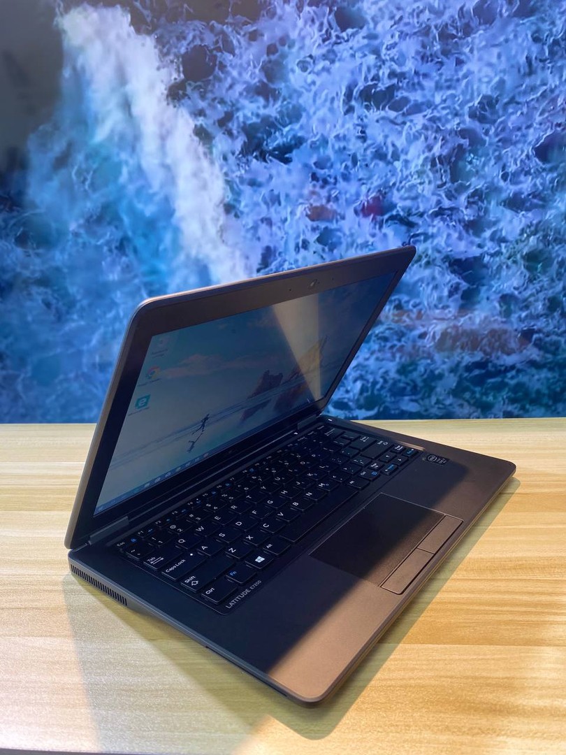 computadoras y laptops - DELL LATITUDE 7250  1