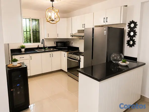 casas - espectacular casa de 3 niveles con excelente ubicación en venta  5