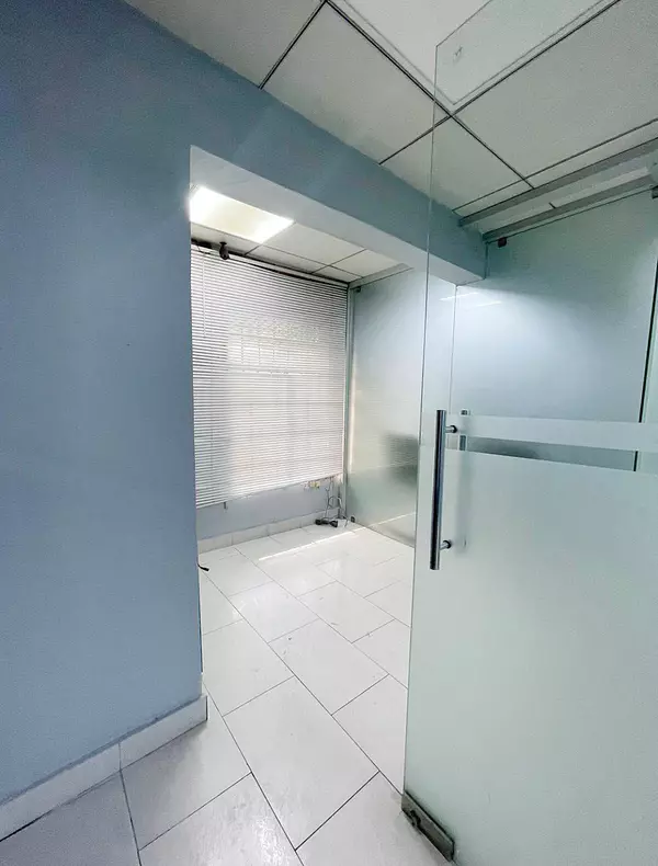 oficinas y locales comerciales - Local centrico en el Millon  2