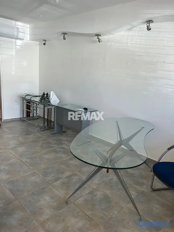 oficinas y locales comerciales - Local comercial de 400mt2 en alquiler en El Millon 2