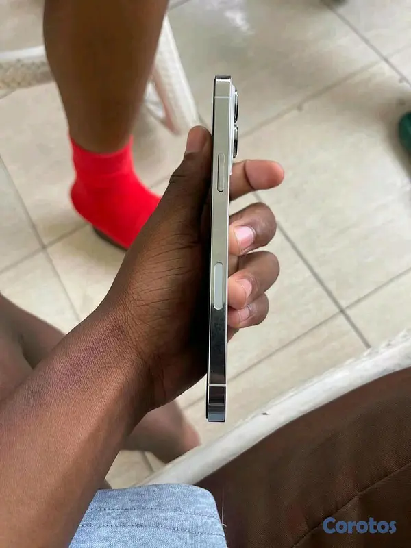 celulares y tabletas - iPhone 13 pro max  3