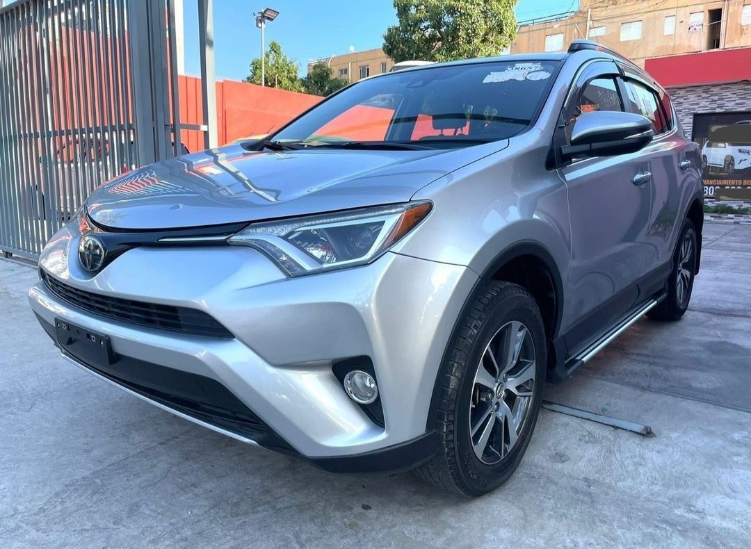 jeepetas y camionetas - 2018 Toyota Rav4 XLE 