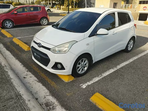 carros - Hyundai Grand i-10 2015 Hatchback Blanco 9