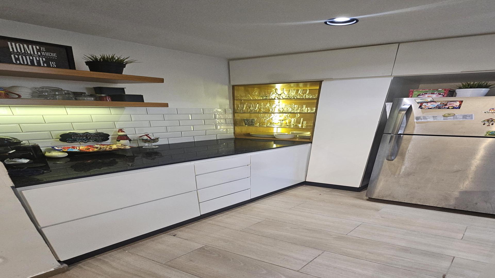 apartamentos - Apartamento en venta en Arroyo Hondo, a pocos metros de la rotonda del Nacional 8