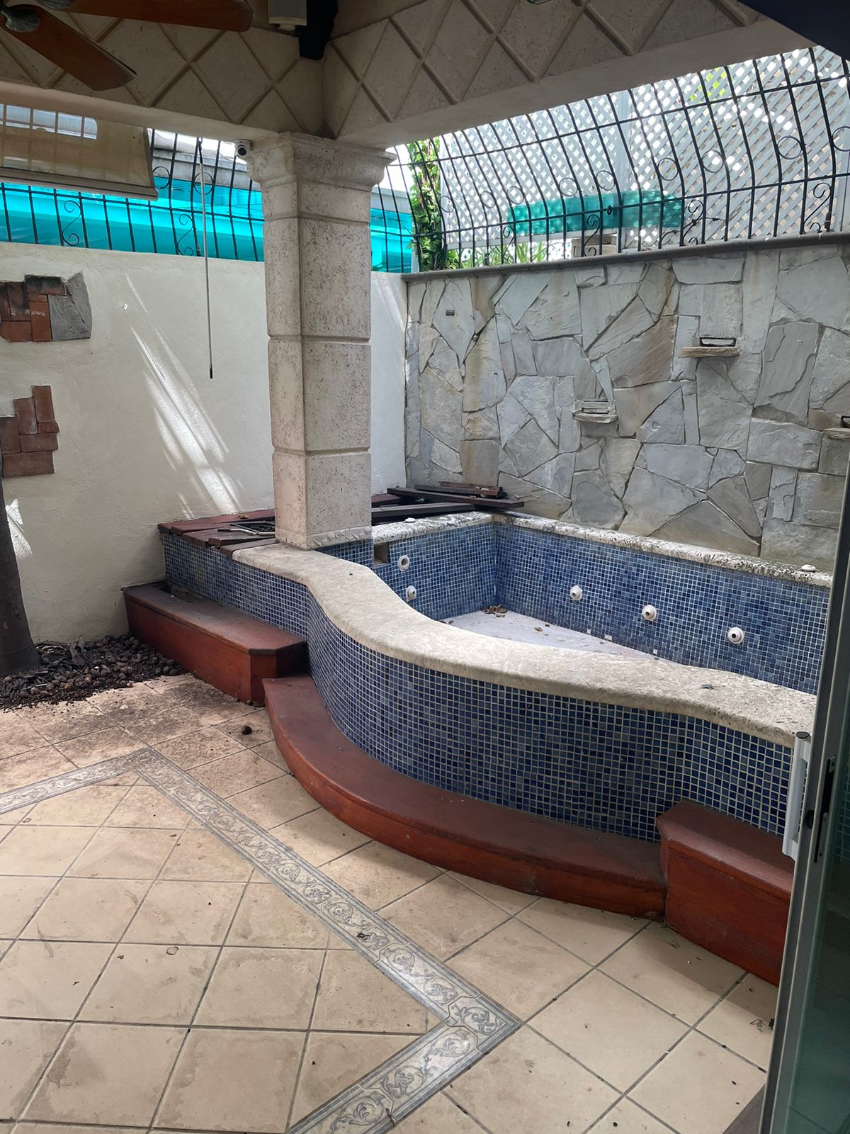 casas - Casa en Piantini para Reformar en Proyecto  6