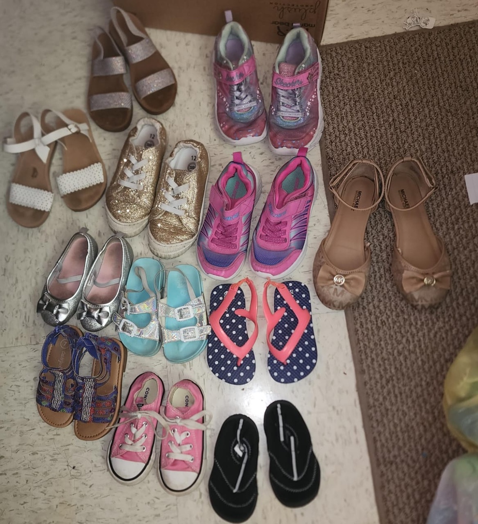 ropa y zapatos - Caja de ropa,zapatos y juguetes  4
