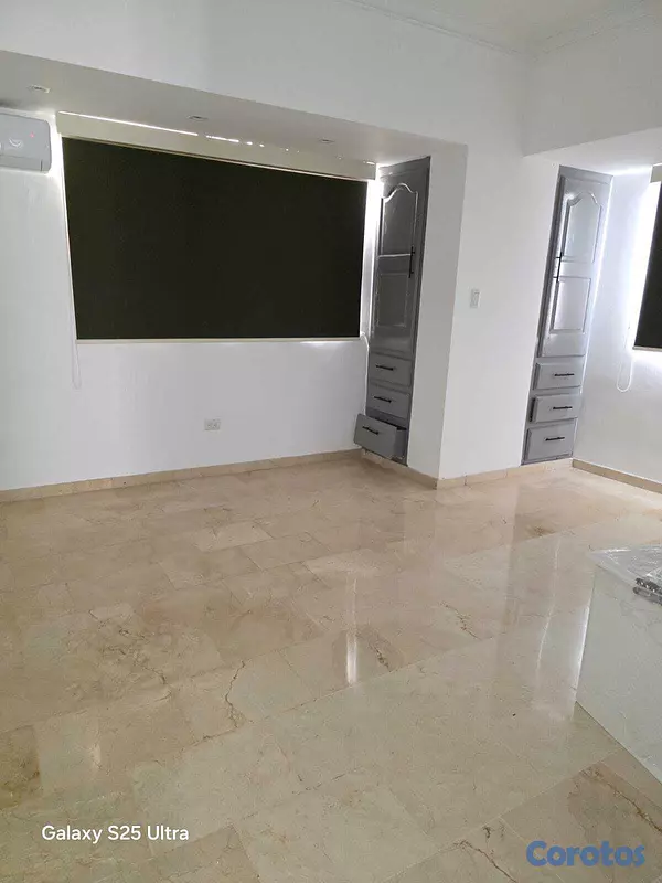 apartamentos - URBANIZACION REAL Apto. Clásico remodelado en nivel alto, excelente Distribución 7