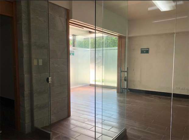 oficinas y locales comerciales - Local zona altamente comercial 1500 m 6