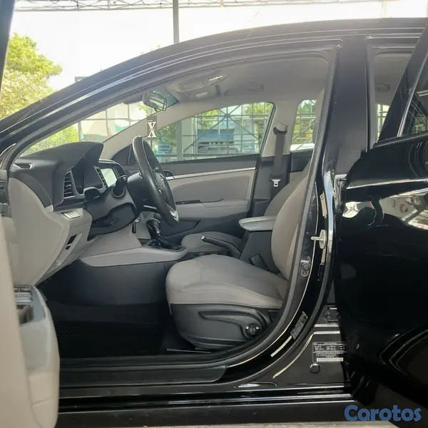 carros - HYUNDAI ELANTRA SEL 2019 RECIEN IMPORTADO 4