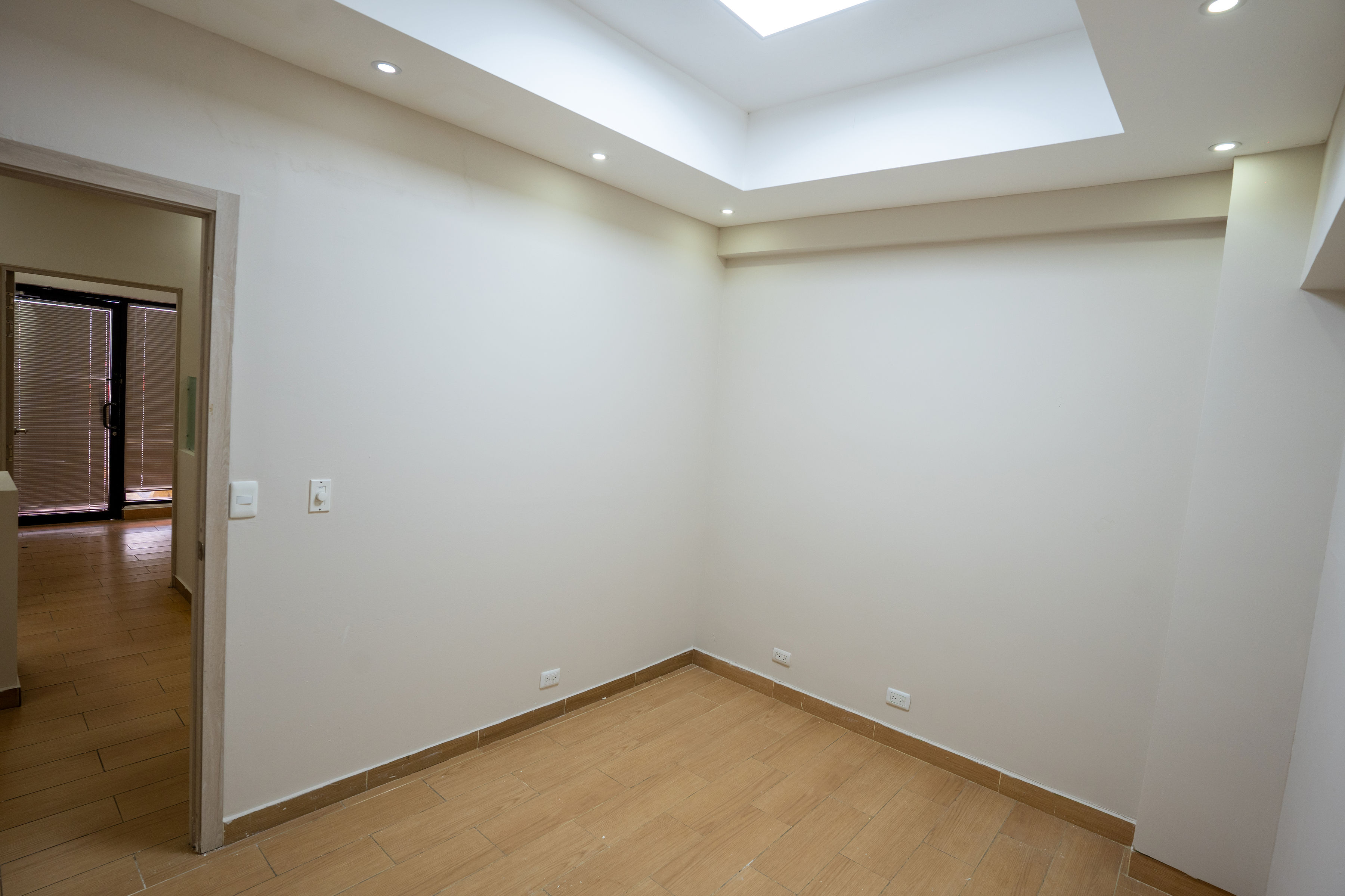 oficinas y locales comerciales - Local en Bella vista primer nivel  7