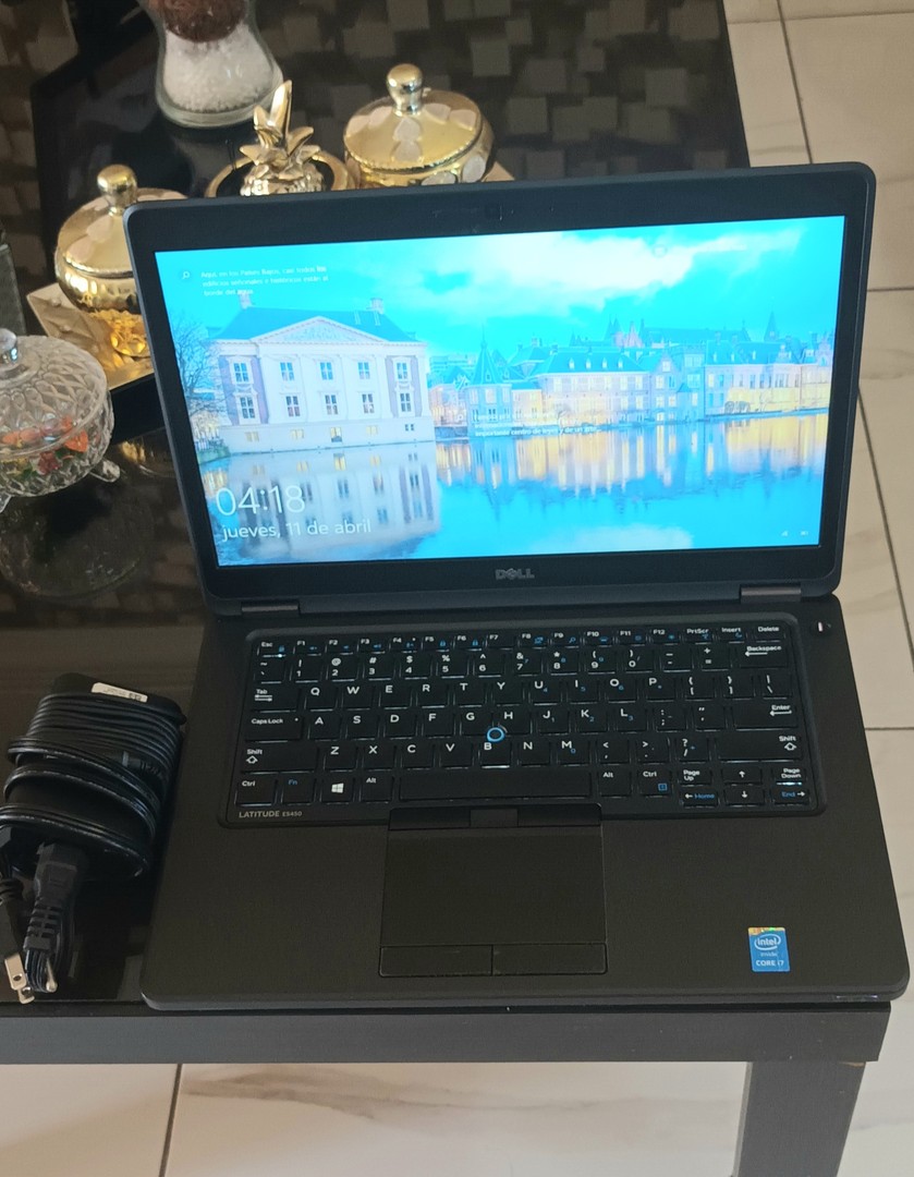computadoras y laptops - Laptop Dell E5450 i7 2.6Ghz 500GB SSD 12GB RAM Nvidia Geforce Win 10 Pro
