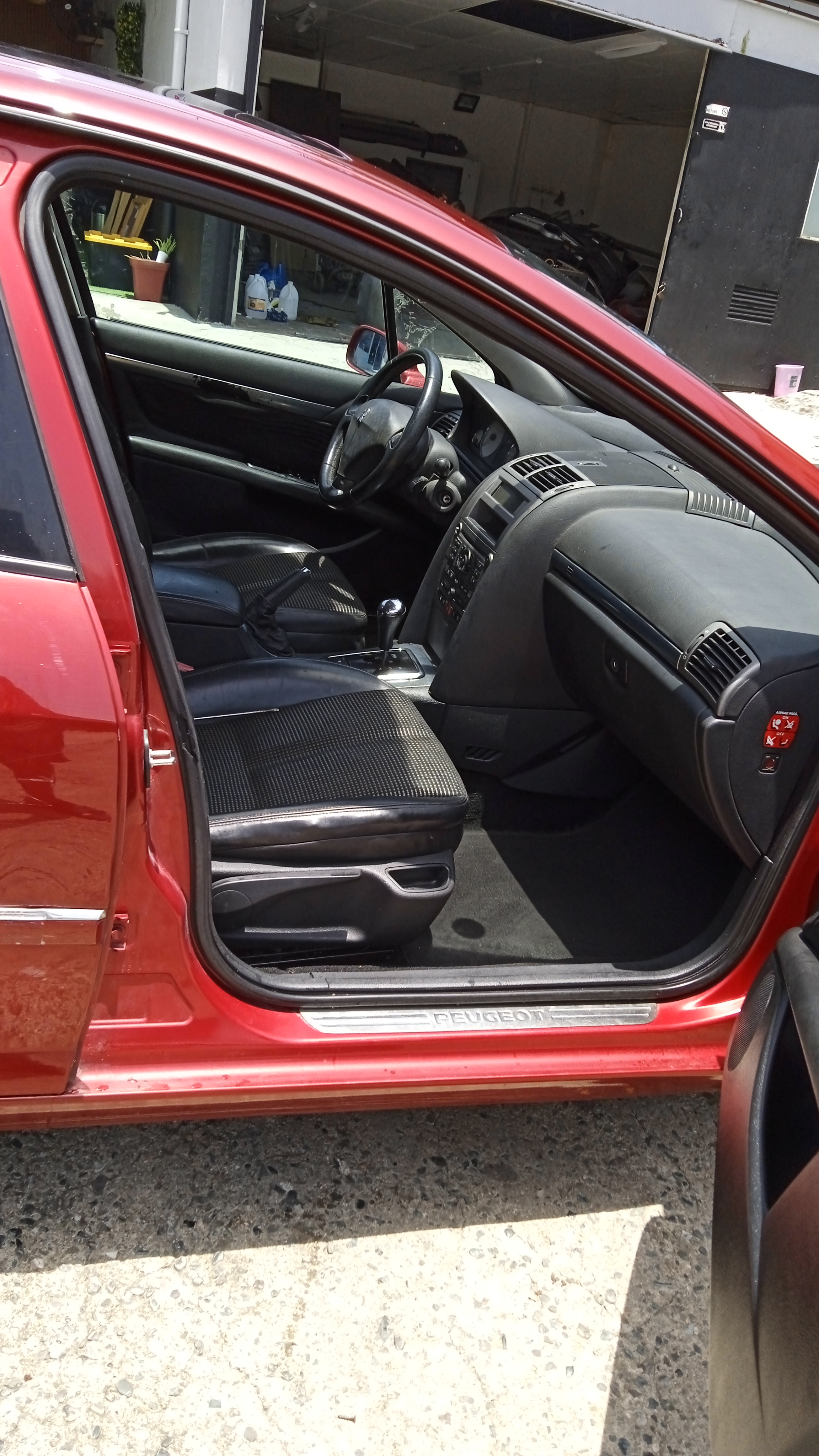 carros - se vende carro Peugeot 407 4