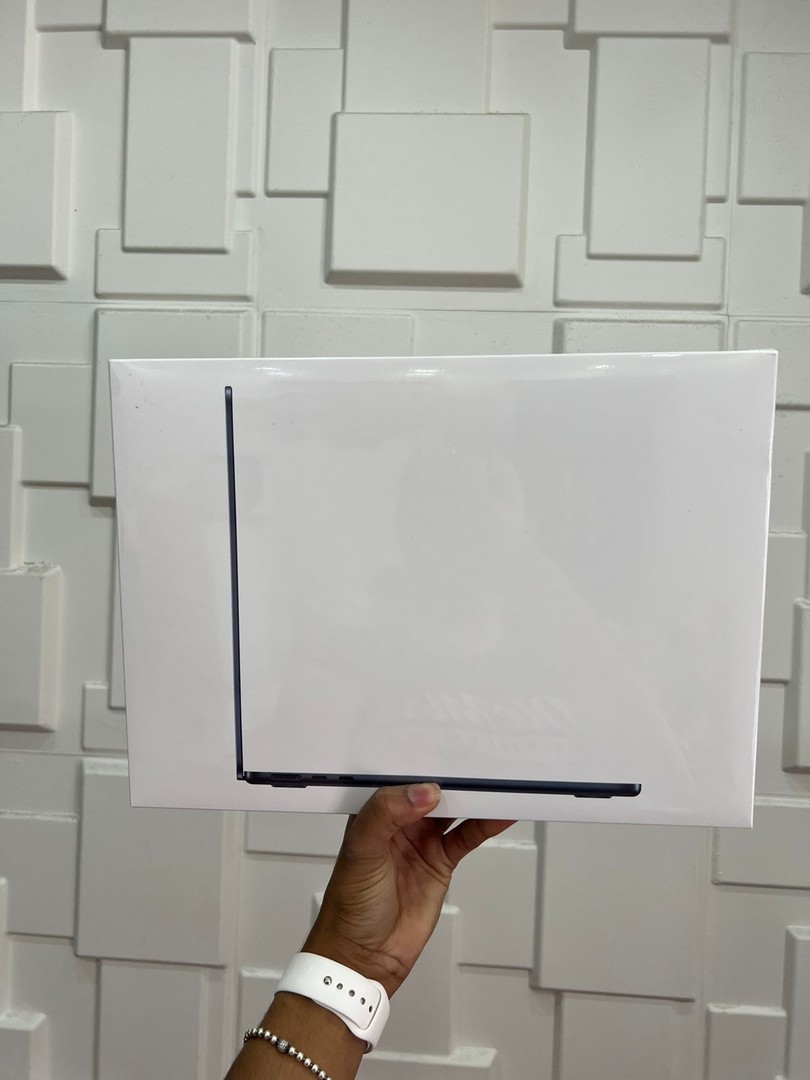 celulares y tabletas - MacBook Air Chip M2 2022 Midnight 8GB Y 256GB
