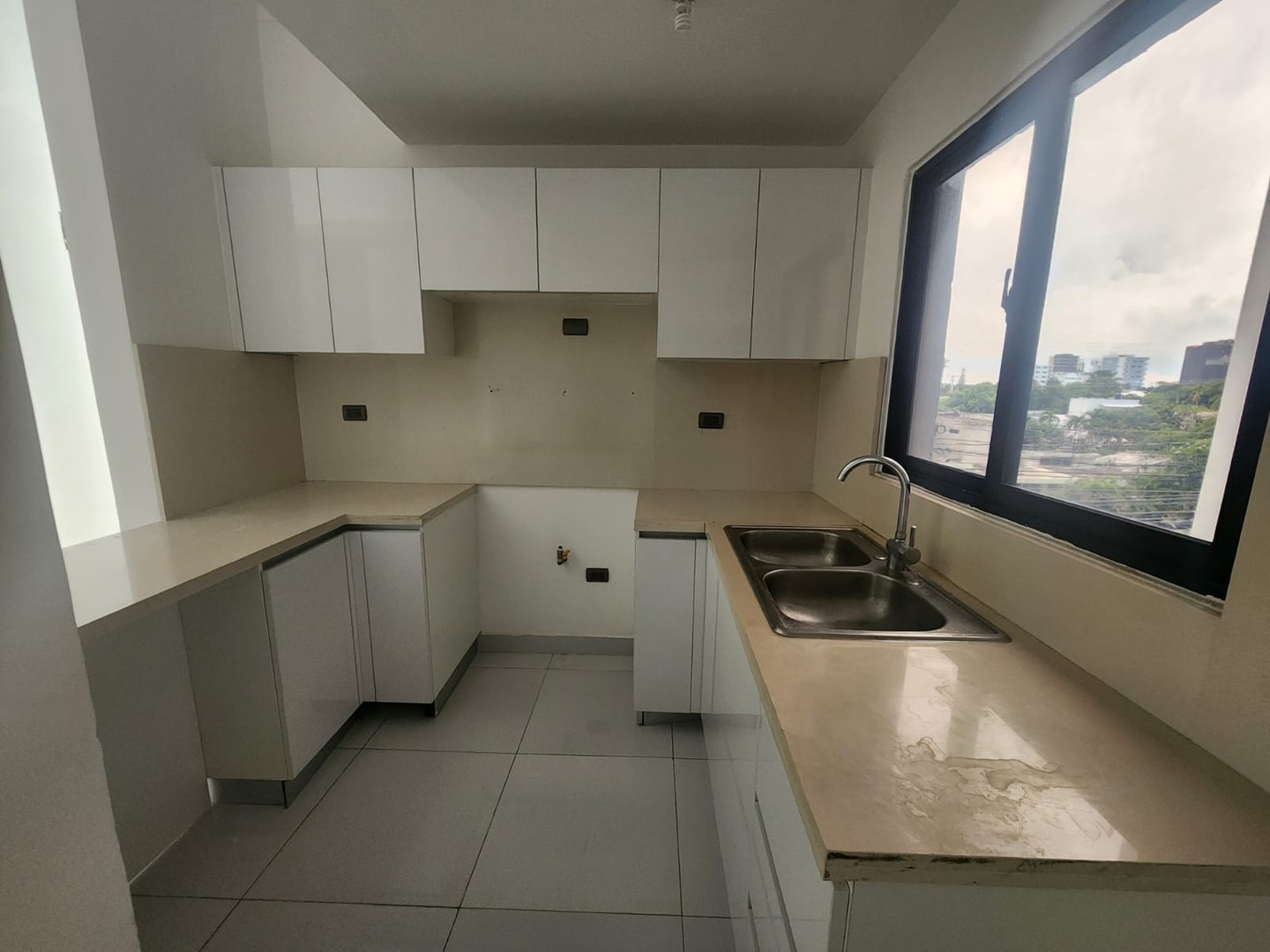 apartamentos - VENTA Apto en El Millón US$245,000

 137 mts netos de apto
3 Hab
 2.5 bño 1