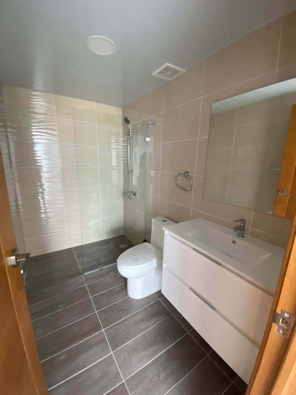 apartamentos - Apartamento en piso alto en venta en Bella Vista con excelentes áreas sociales 2