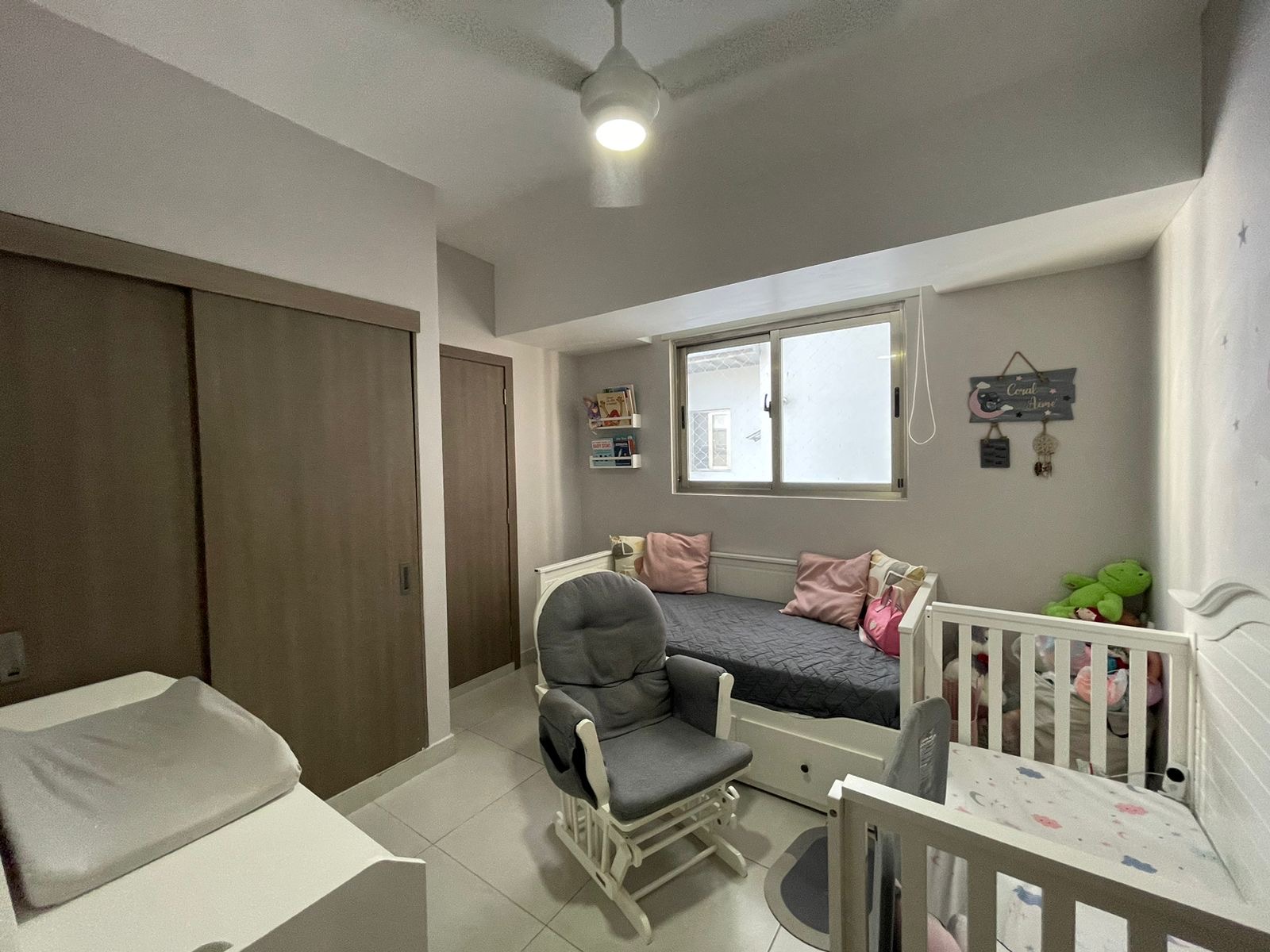 apartamentos - Vendo naco dos hab dos parqueos 2.5 baños balcón  7
