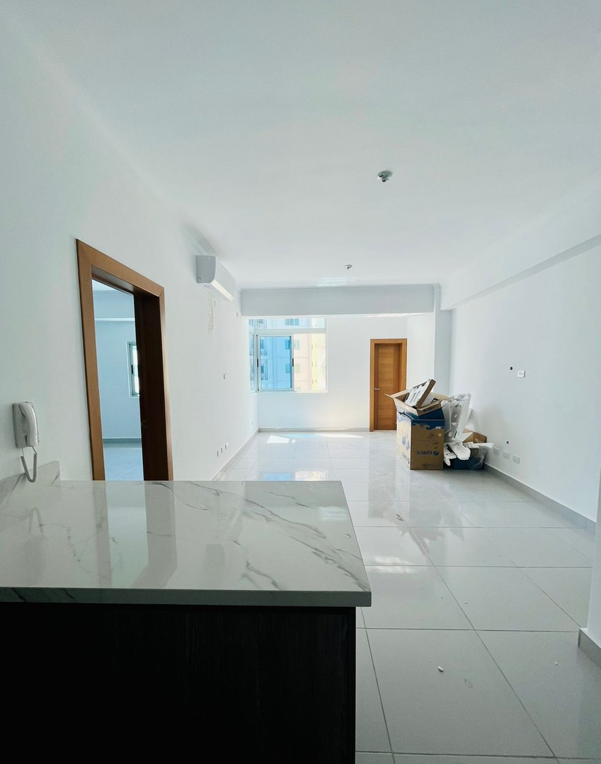 apartamentos - Se alquila apartamento en Naco con Linea Blanca 7