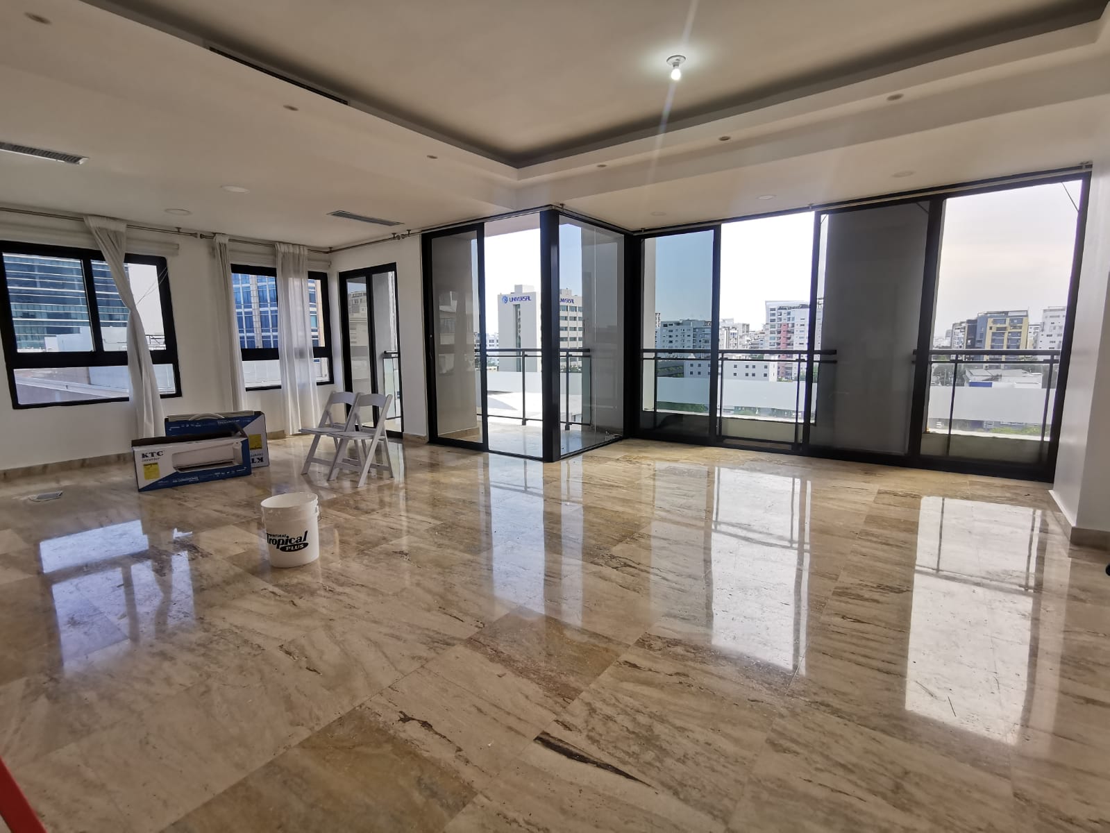 apartamentos - VENDO APARTAMENTO MODERNO CON 3 PARQUEOS PIANTINI y linea Blanca Incluida 1
