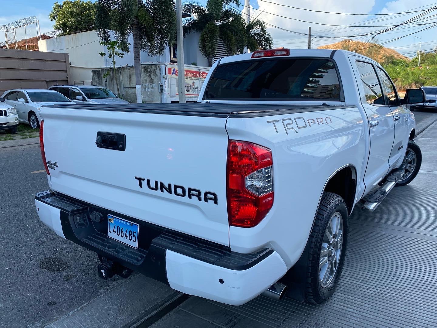 jeepetas y camionetas - Toyota Tundra Platinum 2014 1
