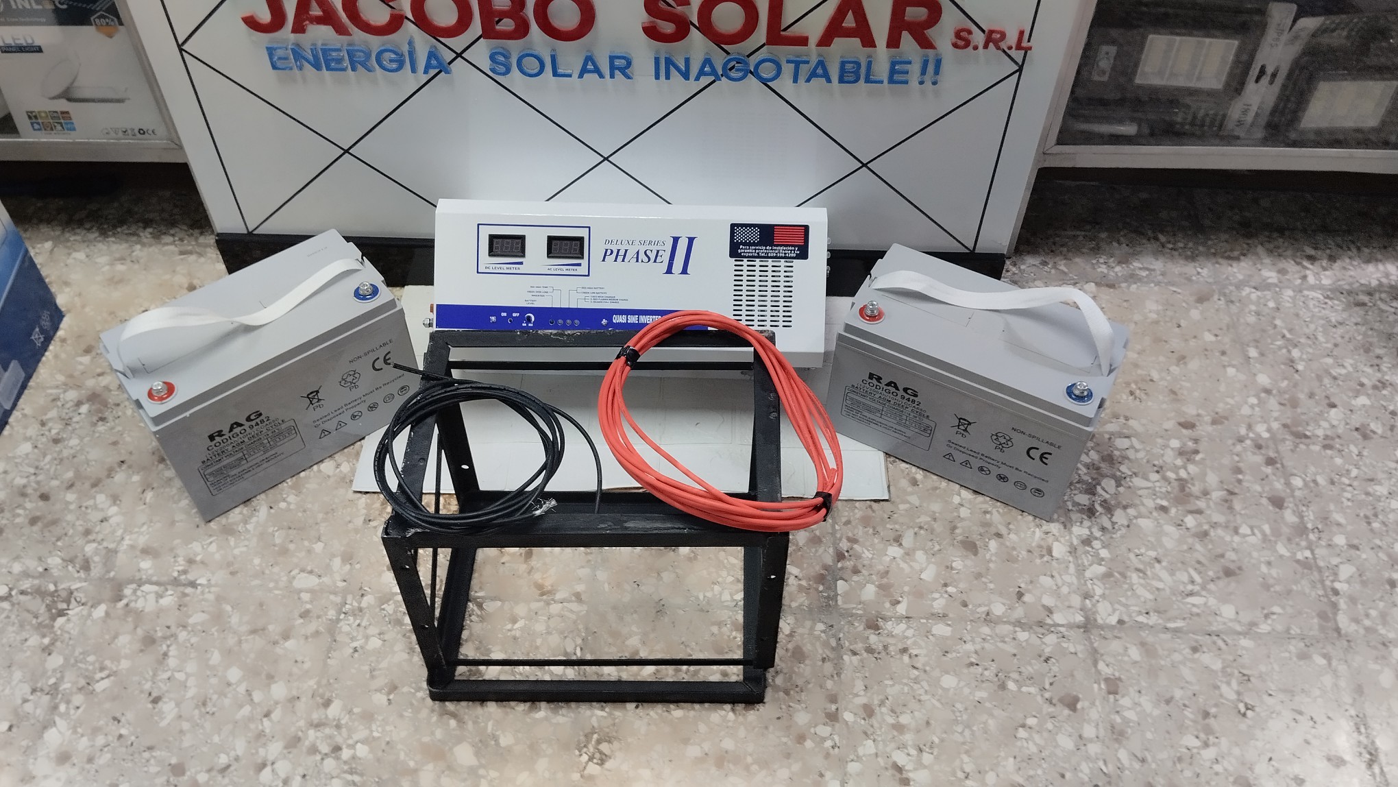 otros electronicos - Jacobo solar está madres con oferta de inversor con sus baterías y sus accesorio