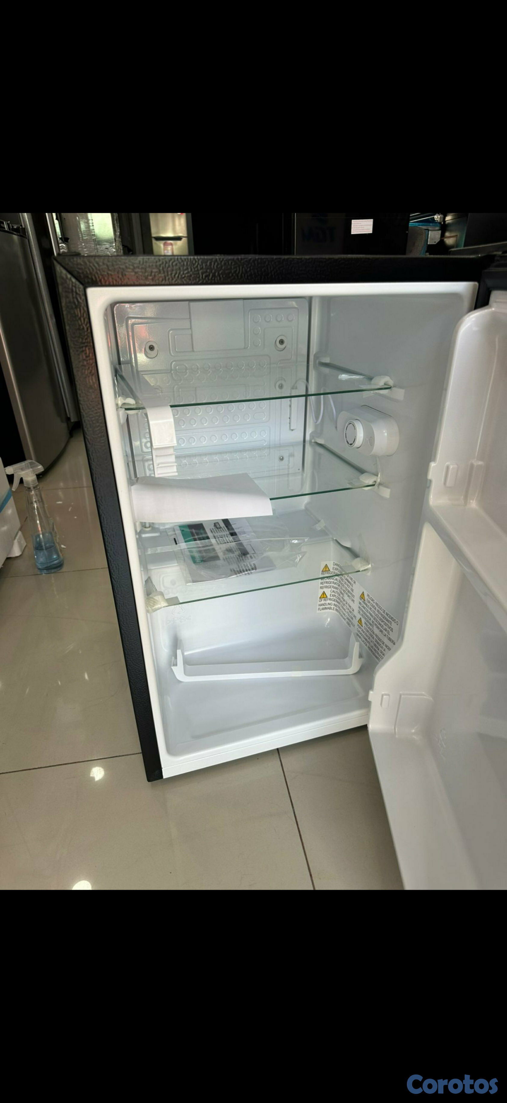 electrodomesticos - Neverita Ejecutiva Hisense Negra 3