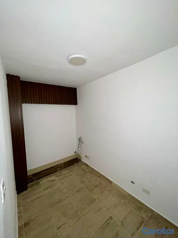 oficinas y locales comerciales - SE ALQUILA LOCAL COMERCIAL – EVARISTO MORALES 5