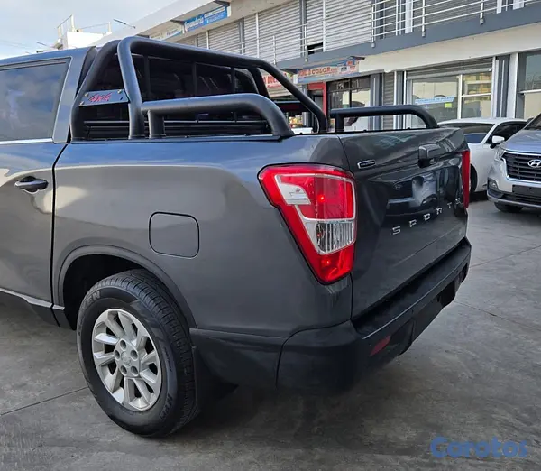 jeepetas y camionetas - KGM REXTON 2021 GRIS OSCURO DIESEL 5
