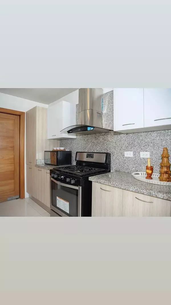 apartamentos - ALQUILO APTO EVARISTO MORALES, 3 HAB
usd$2,300 7