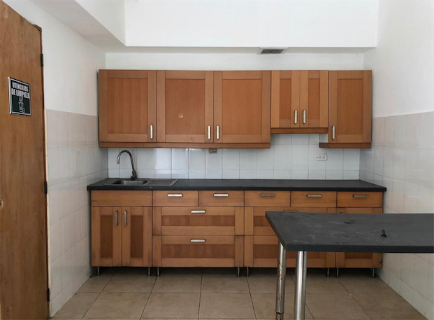 oficinas y locales comerciales - Local zona altamente comercial 1500 m 7